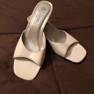 White dressy sandals size 7 1/2W